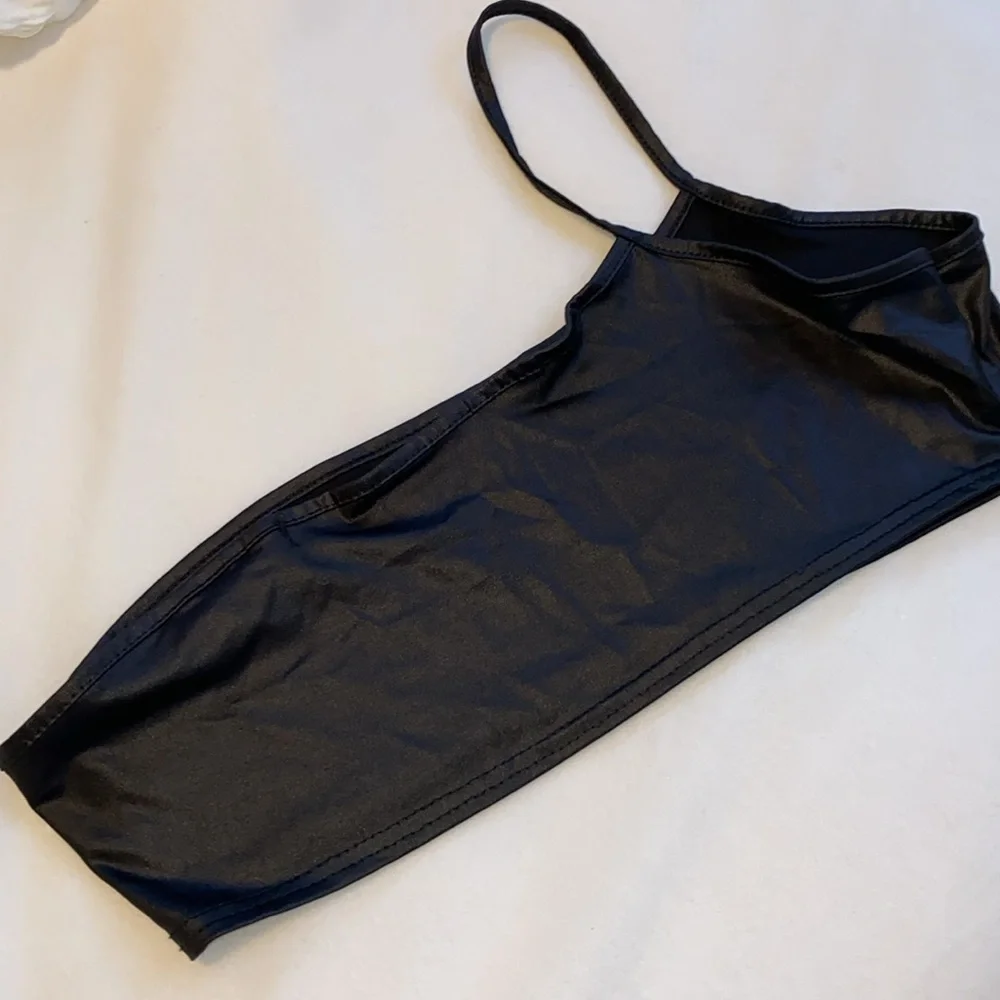 PrettyLittleThing chic black